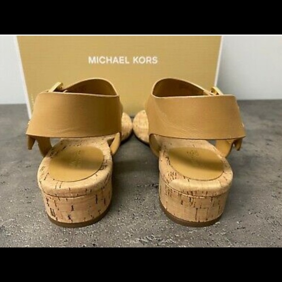 MICHAEL Michael Kors
London Thong Sandals - Picture 2 of 6